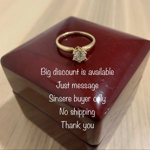 Gorgeous Diamond Engagement Ring with 1600